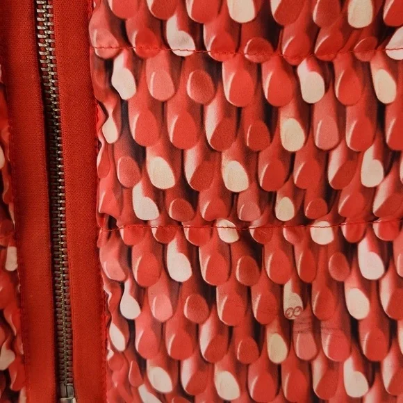 Rare ESCADA Puffer Down Filled Full Zip Jacket Lipstick Print Fur Hood Size 42 Puffers